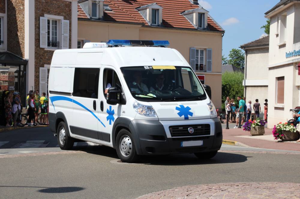 Ambulance numéro près de Drancy